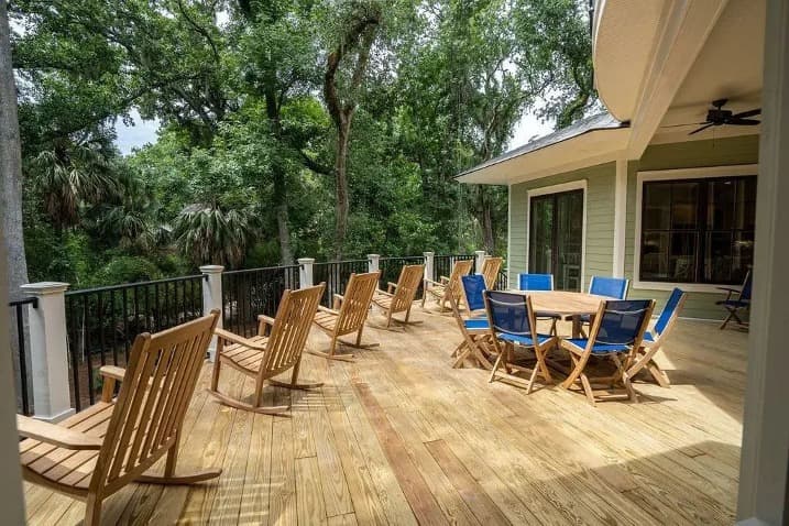 Big deck with rockers and table