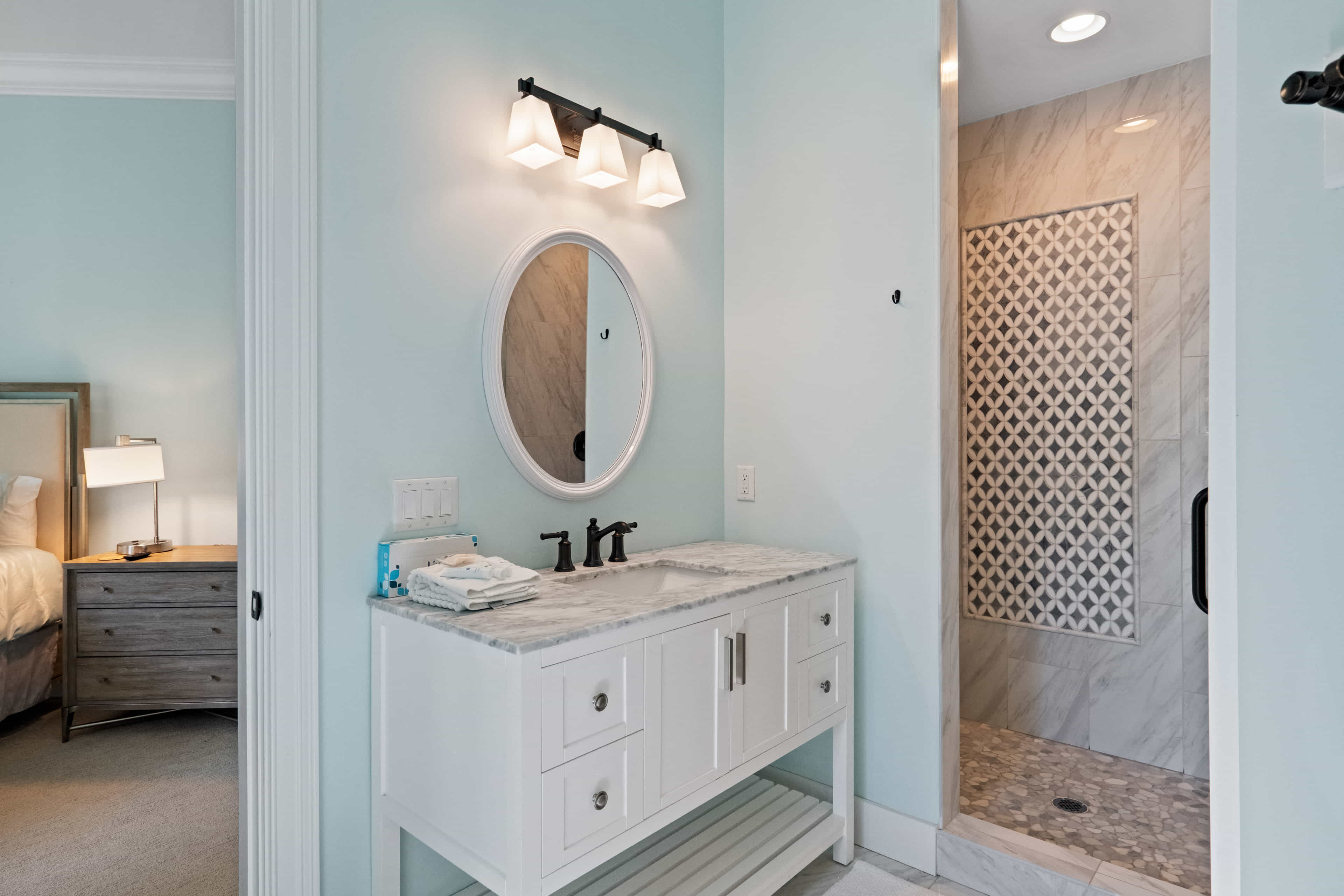 1st Floor (Waikiki suite) bathroom (separate vanities, large walk-in closest, water closet)