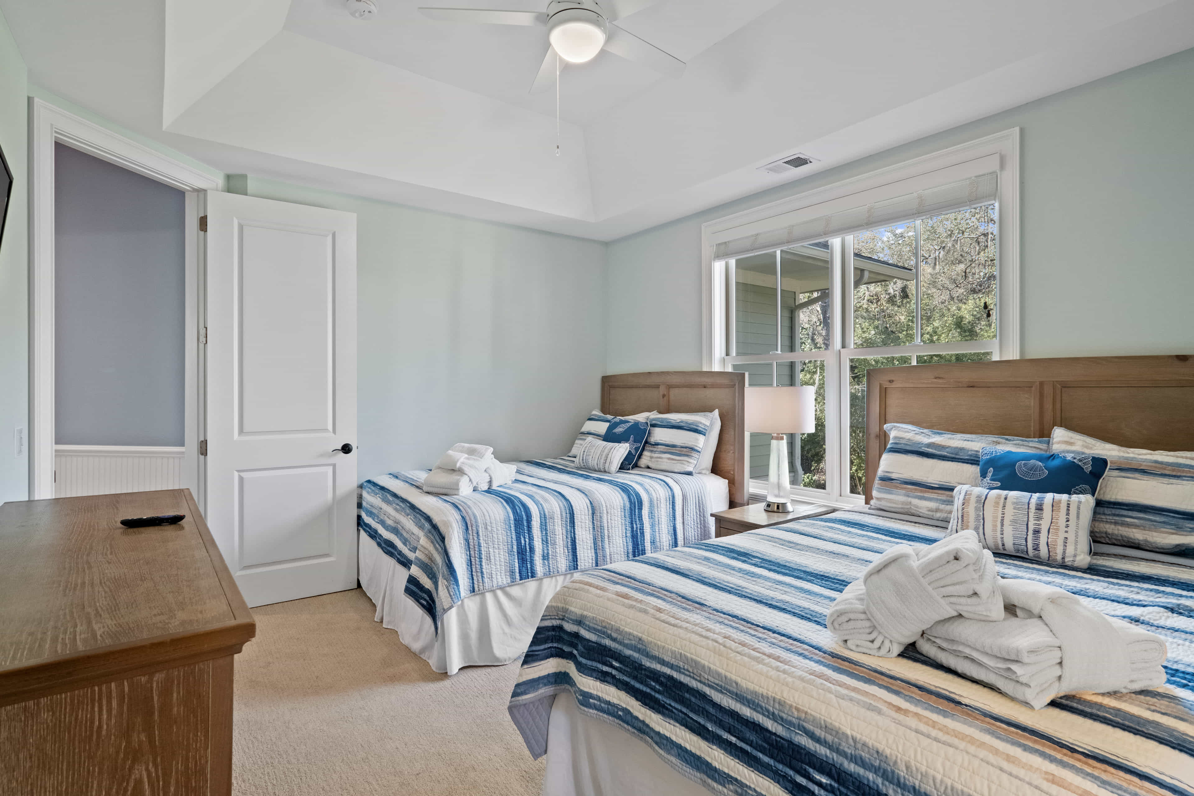 1st Floor (Marco Island) - 2 Queen beds. Handicap accessible